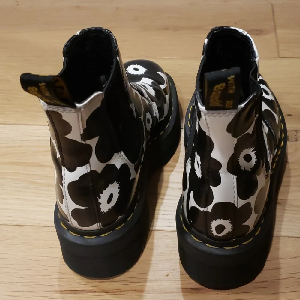 Floral handpainted Dr Martens boots - Picture 9 of 12